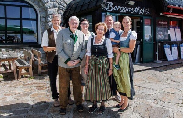 50-jahre-familie-scharfegger-am-raxalm-berggasthof